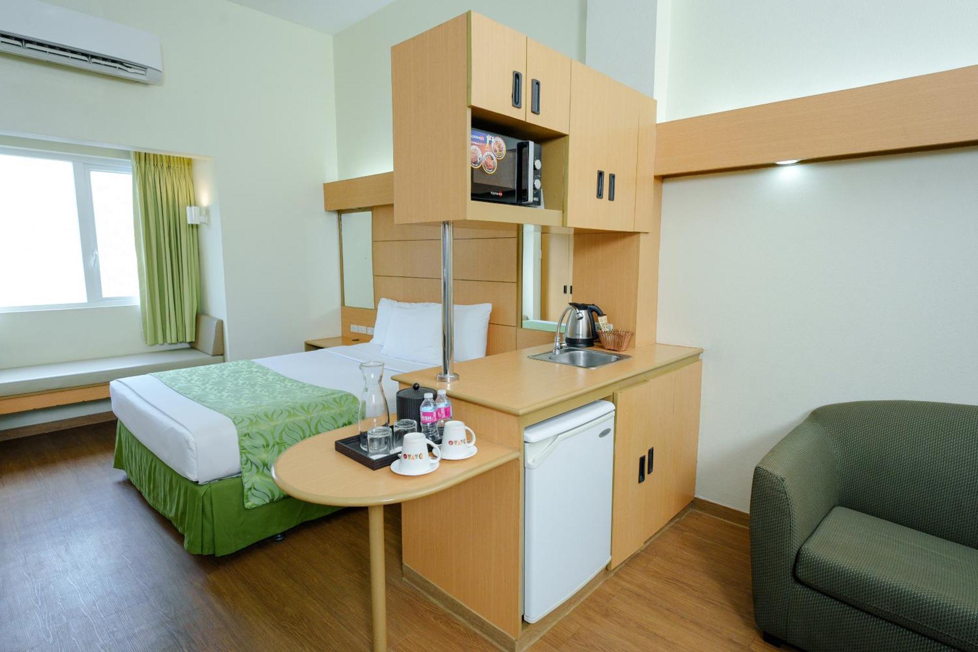 Microtel By Wyndham Davao City Екстериор снимка
